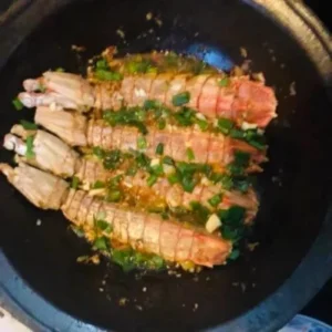 Click to view full screen Langostas Mantis Gigantes Vivas - Enviadas con Oxígeno para Máxima Frescura photo review