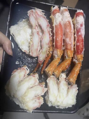 Click to view full screen Super Colossal Red King Crab Legs photo review